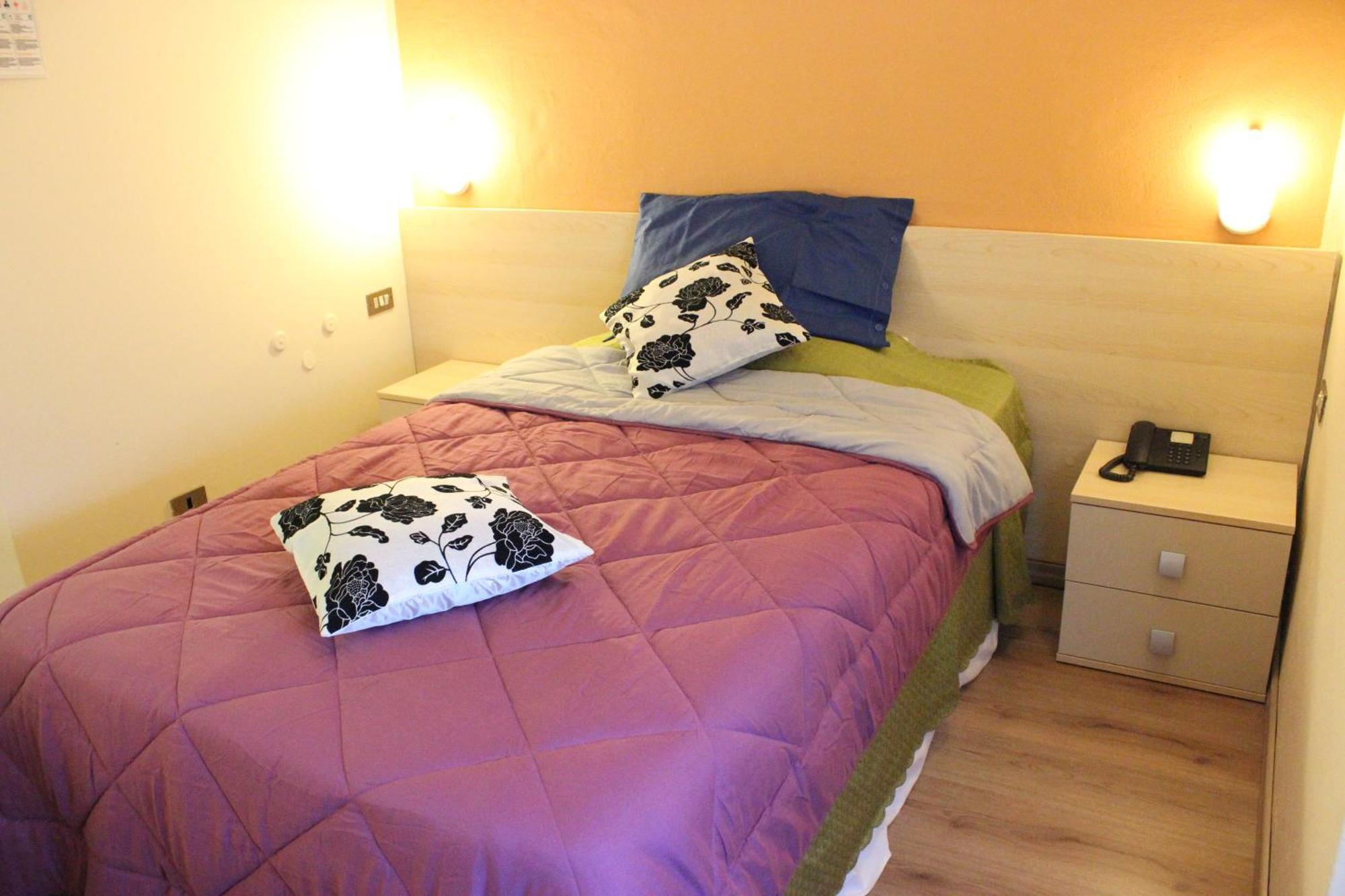 Single Room,1209366640:JPEG